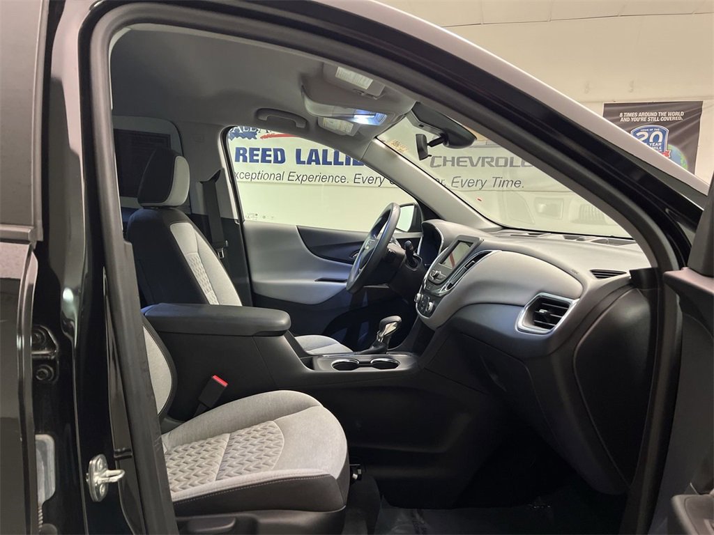 2022 Chevrolet Equinox LS photo 23