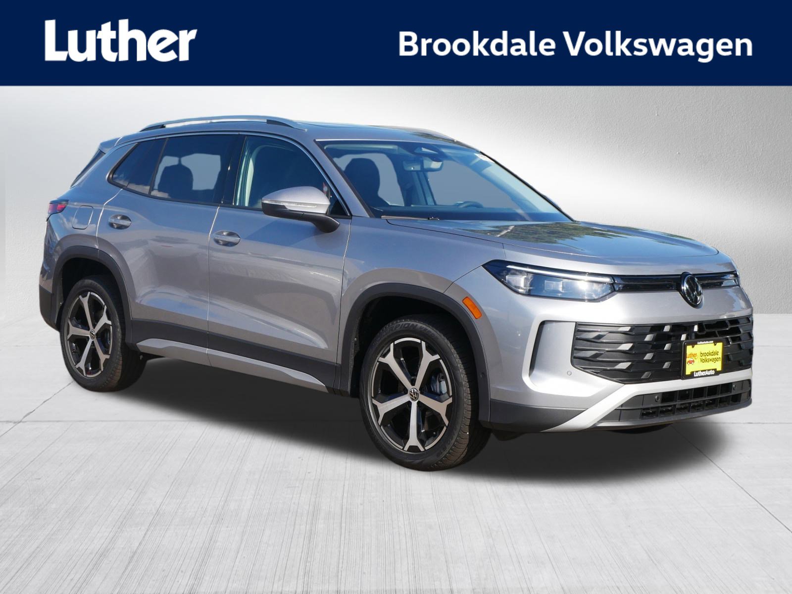 2025 Volkswagen Tiguan SE's photo