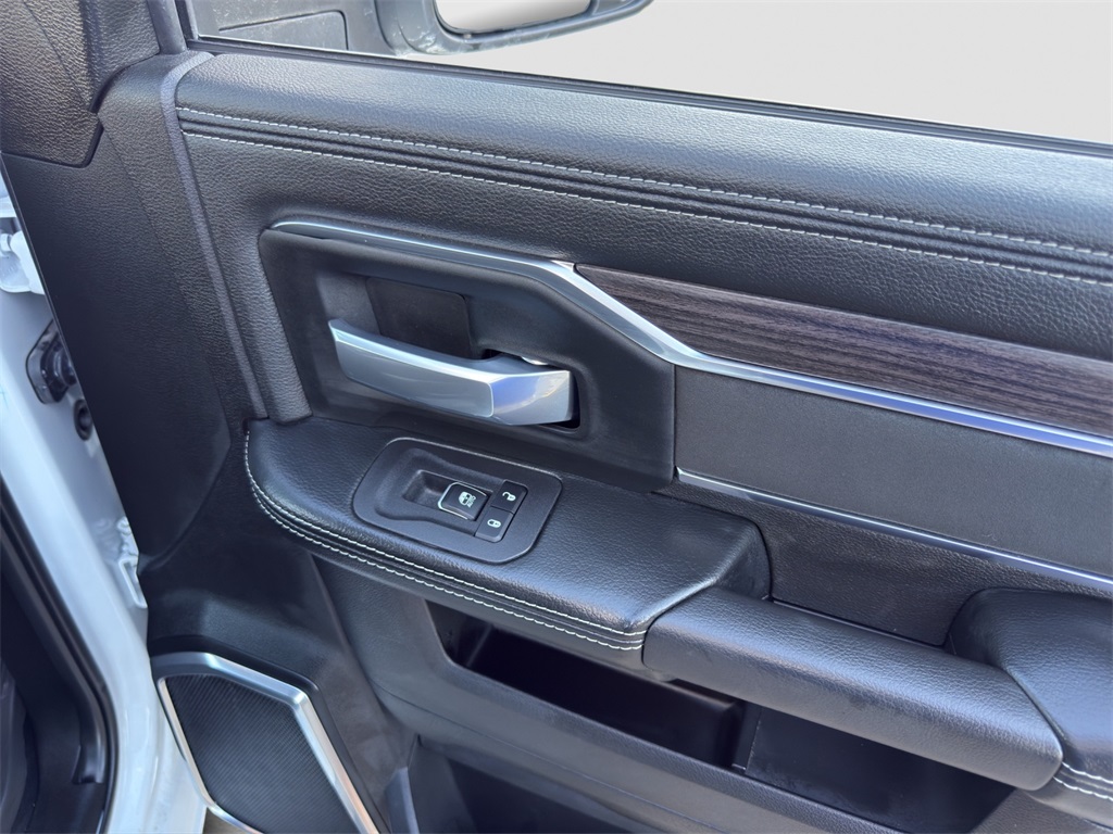 2025 Ram 2500 Laramie photo 17