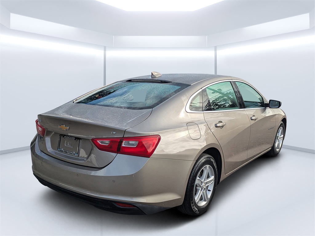 2024 Chevrolet Malibu 1LT photo 2