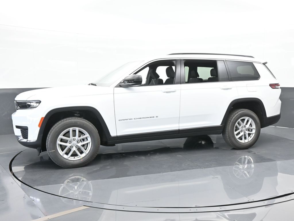2024 Jeep Grand Cherokee Laredo photo 2