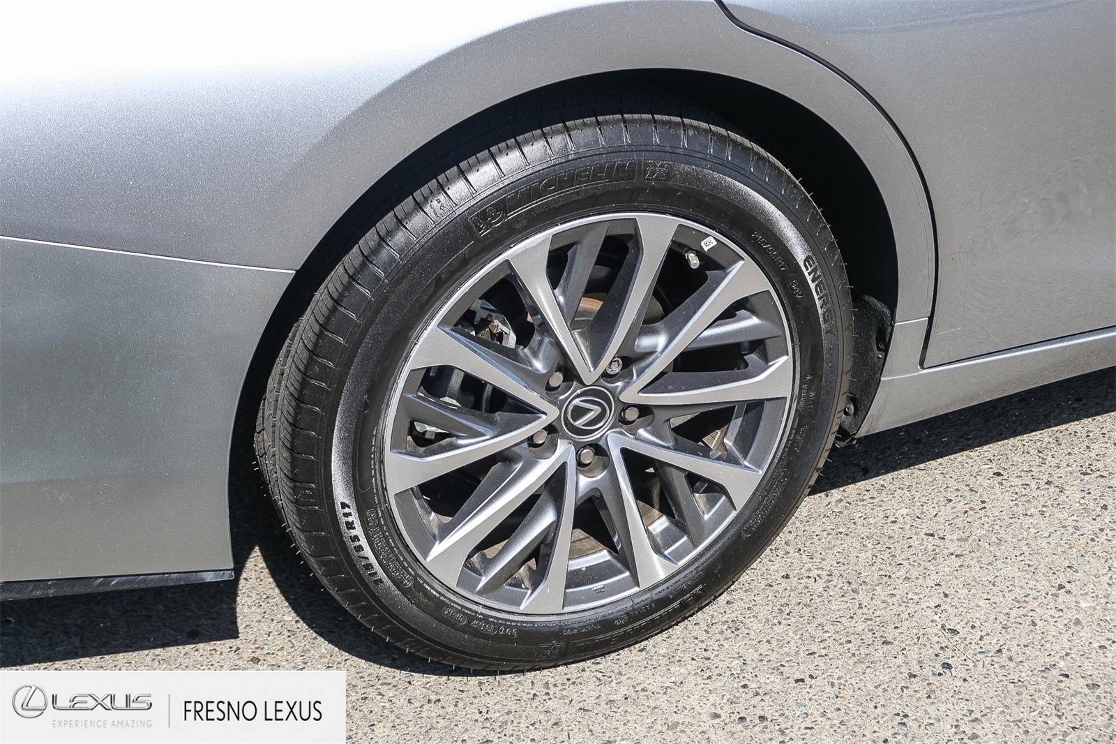 2025 Lexus ES 350 photo 8