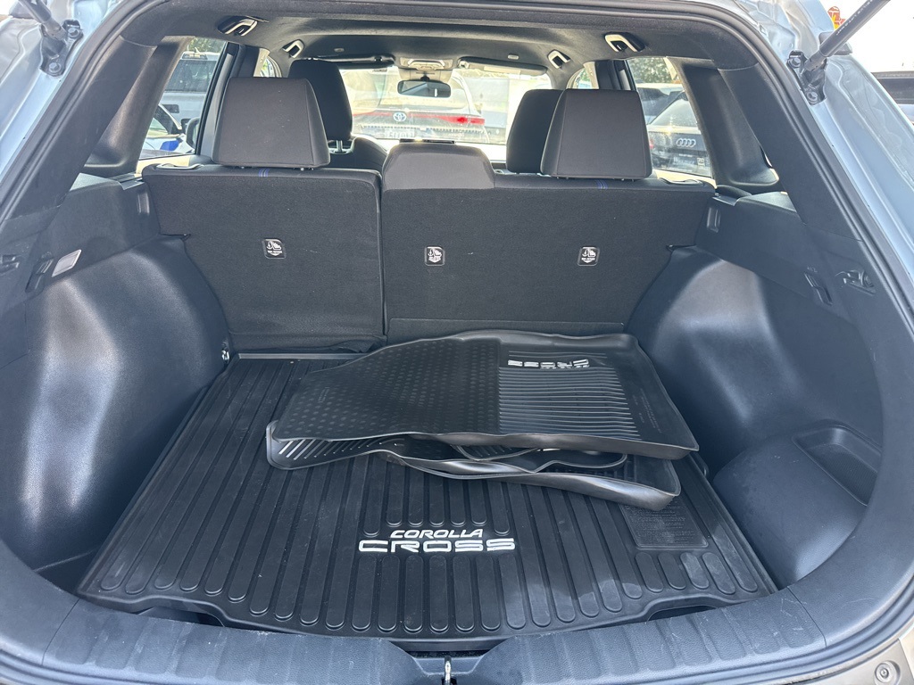 2023 Toyota Corolla Hybrid SE photo 12