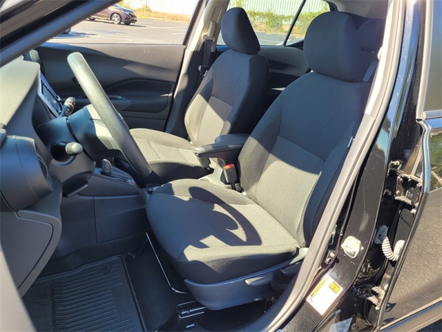 2024 Nissan Kicks S photo 8