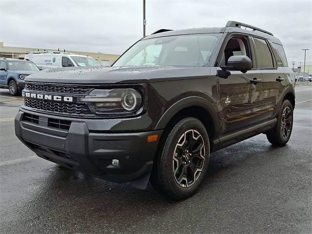 2025 Ford Bronco Sport Outer Banks photo 2