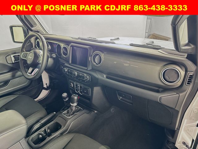 2023 Jeep Gladiator Overland photo 21