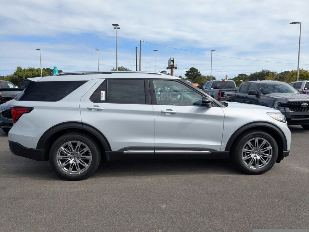 2025 Ford Explorer Platinum photo 2