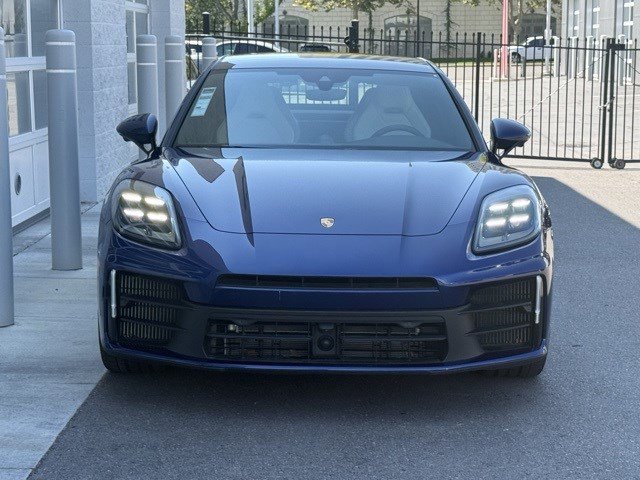 2024 Porsche Panamera 4 photo 9