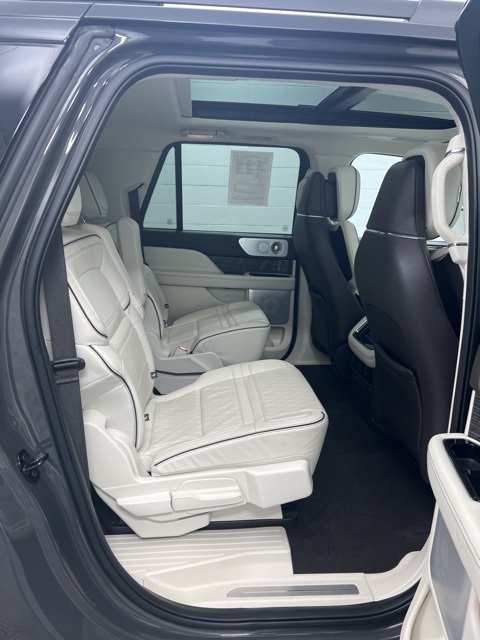 2023 Lincoln Navigator Black Label photo 18