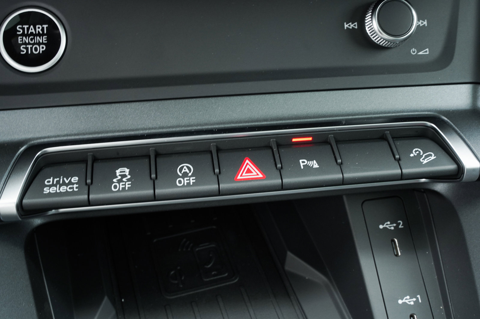 2025 Audi Q3 S line Premium photo 2