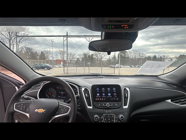 2025 Chevrolet Malibu 1LT photo 9