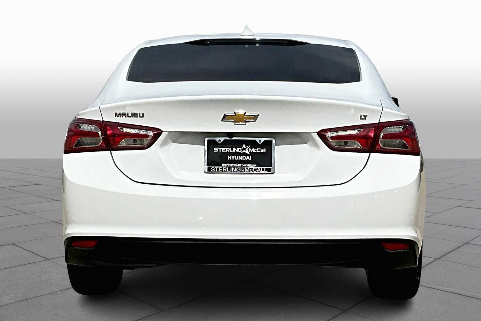 2022 Chevrolet Malibu 1LT photo 4