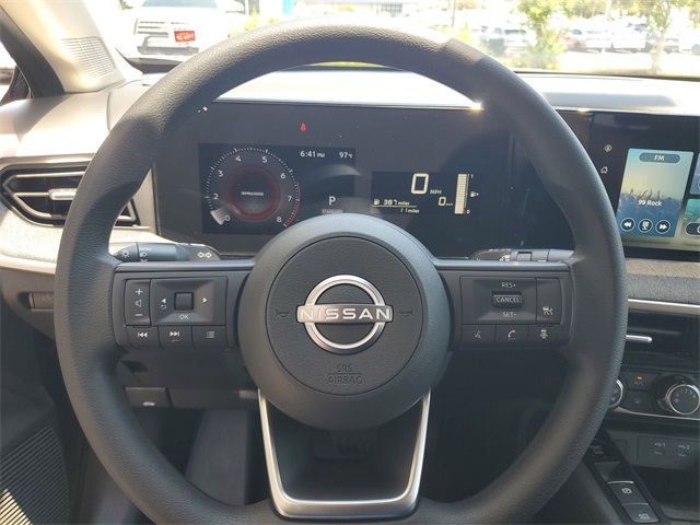 2025 Nissan Kicks SV photo 9
