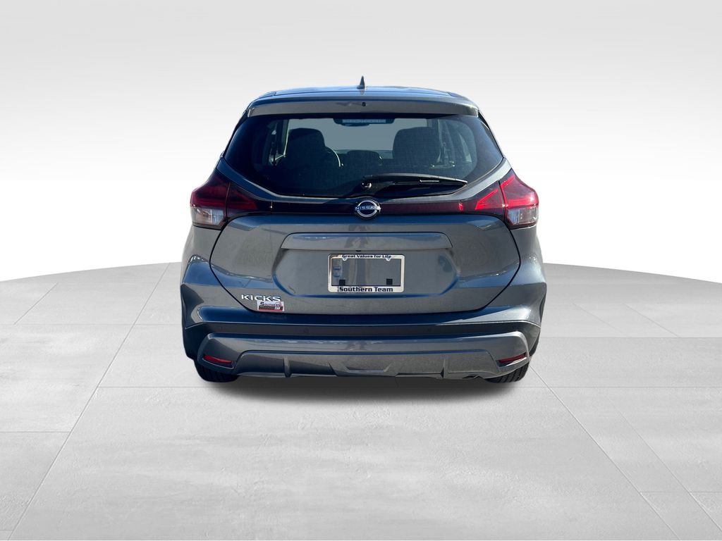 2025 Nissan Kicks Play S photo 3