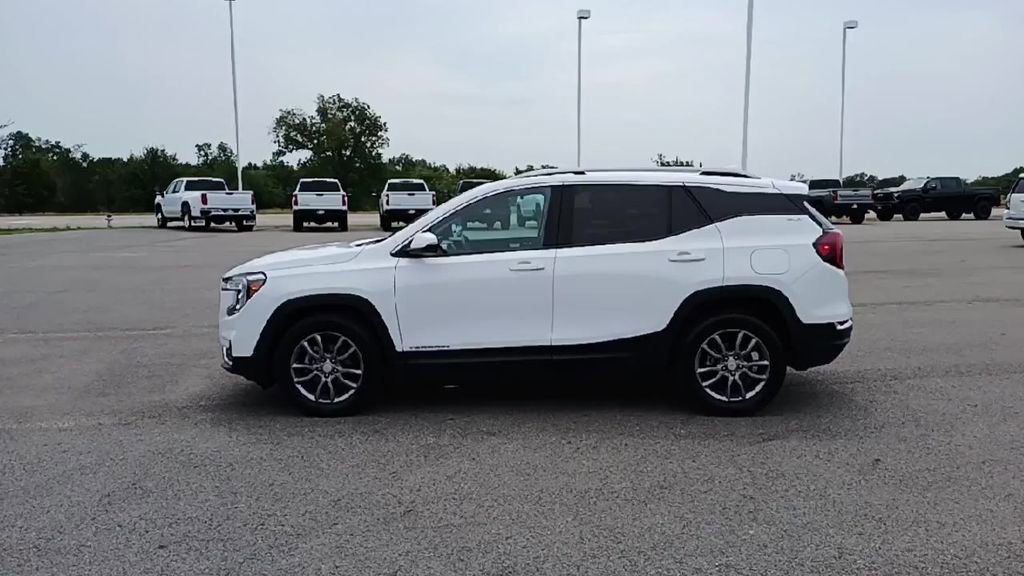 2024 Gmc Terrain SLT photo 4