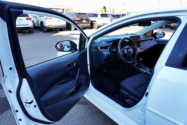 Used 2024 White Toyota LE image 33