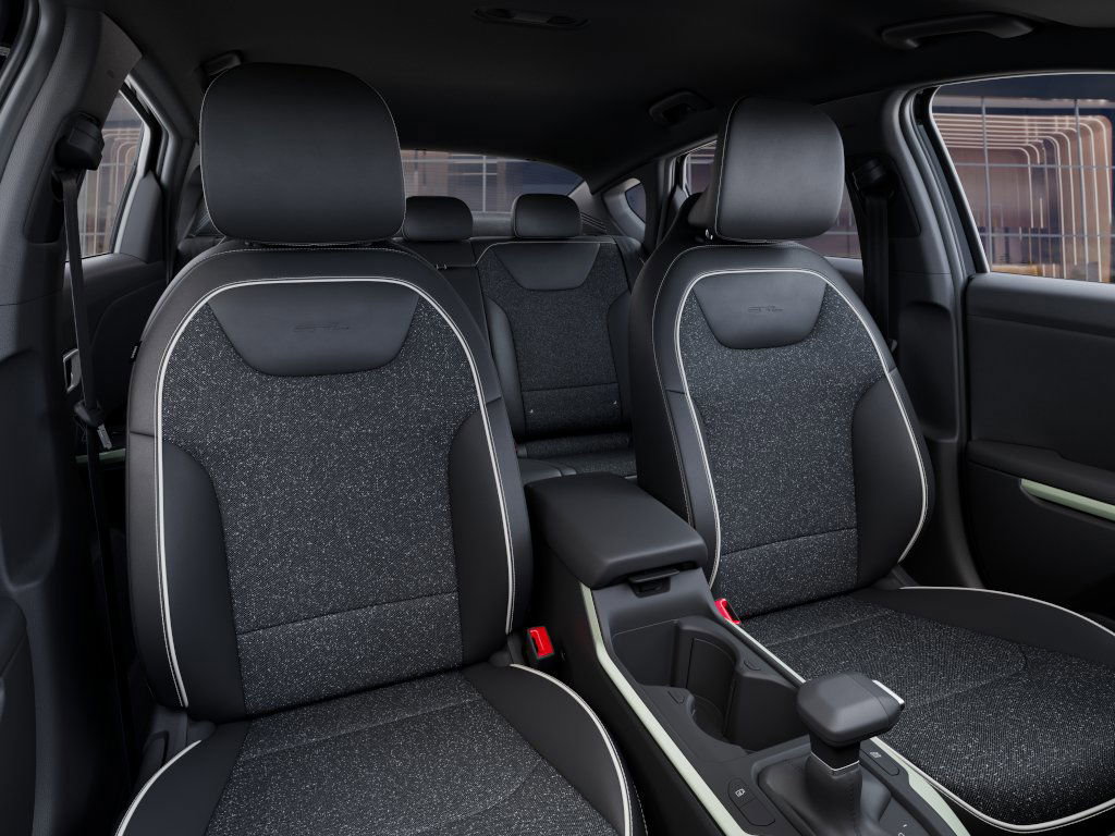 2025 Kia K4 GT-Line photo 14