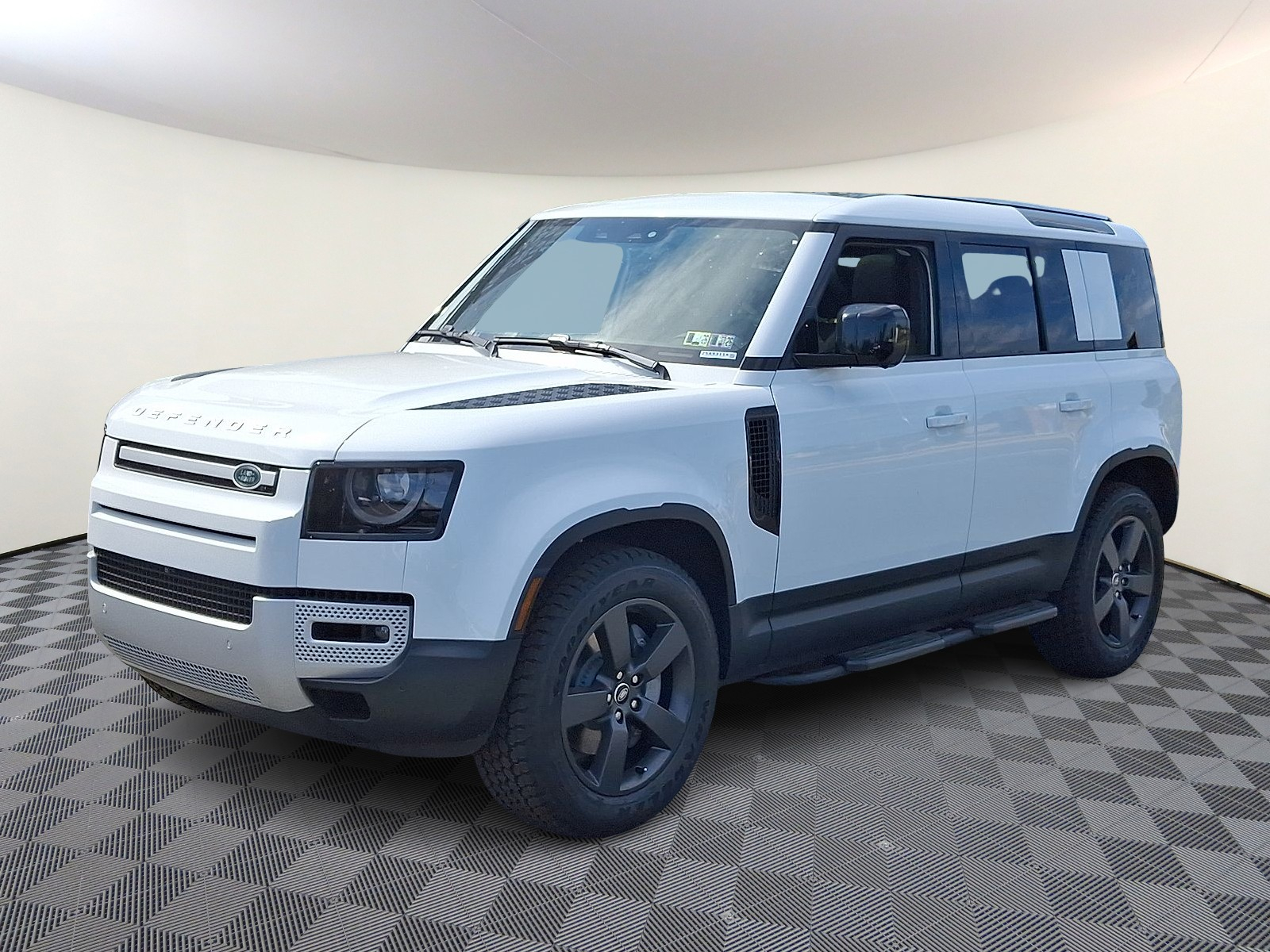 2025 Land Rover Defender S's photo