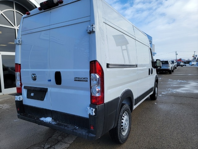 2024 Ram ProMaster 2500 photo 3