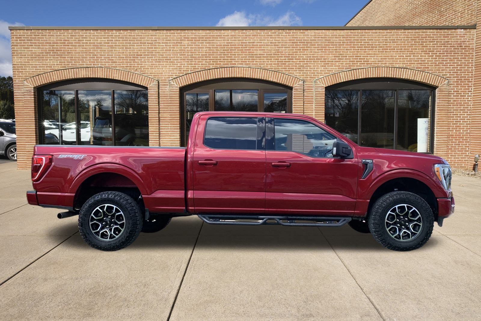 2022 Ford F-150 XLT photo 2