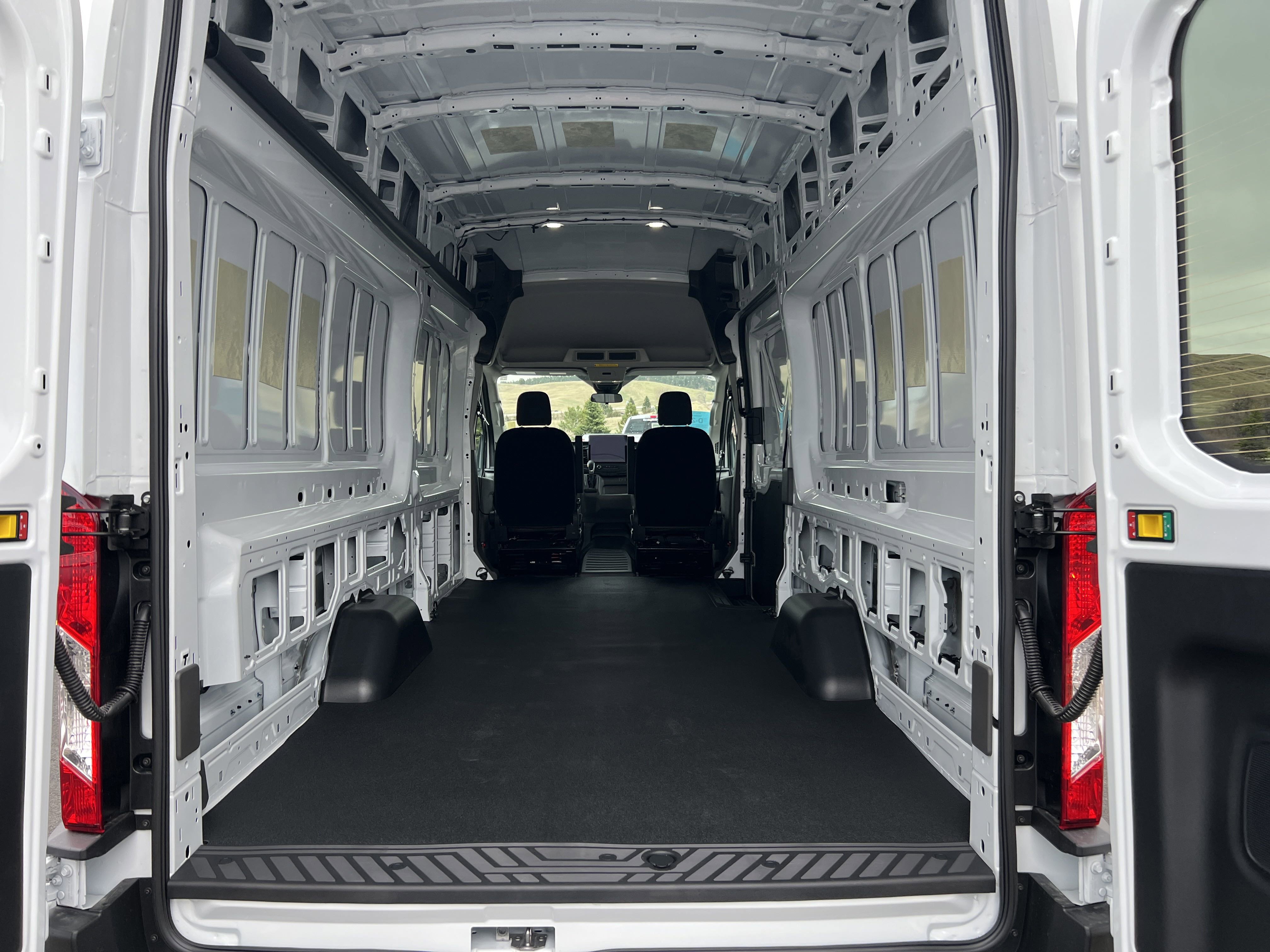 2025 Ford Transit Cargo Van photo 4