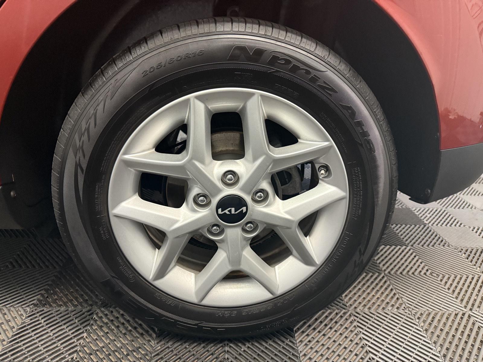 2023 Kia Soul LX photo 16