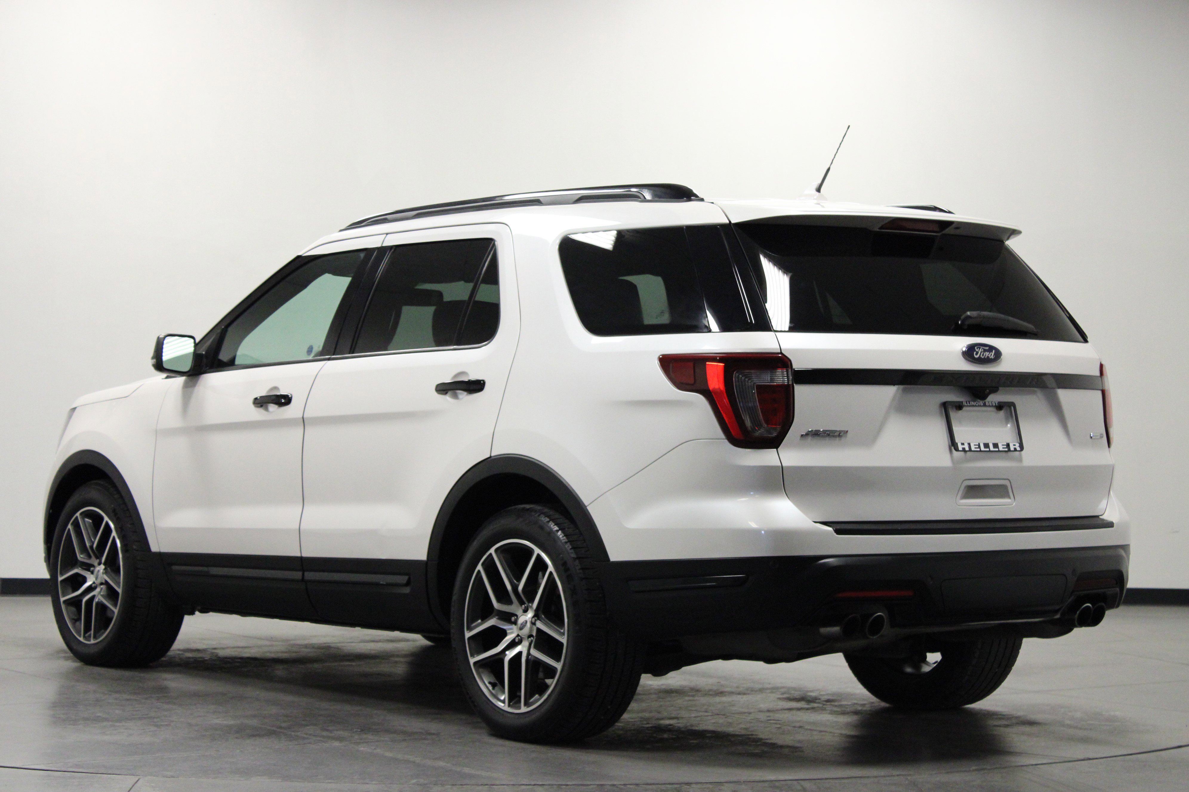 2018 Ford Explorer Sport photo 4