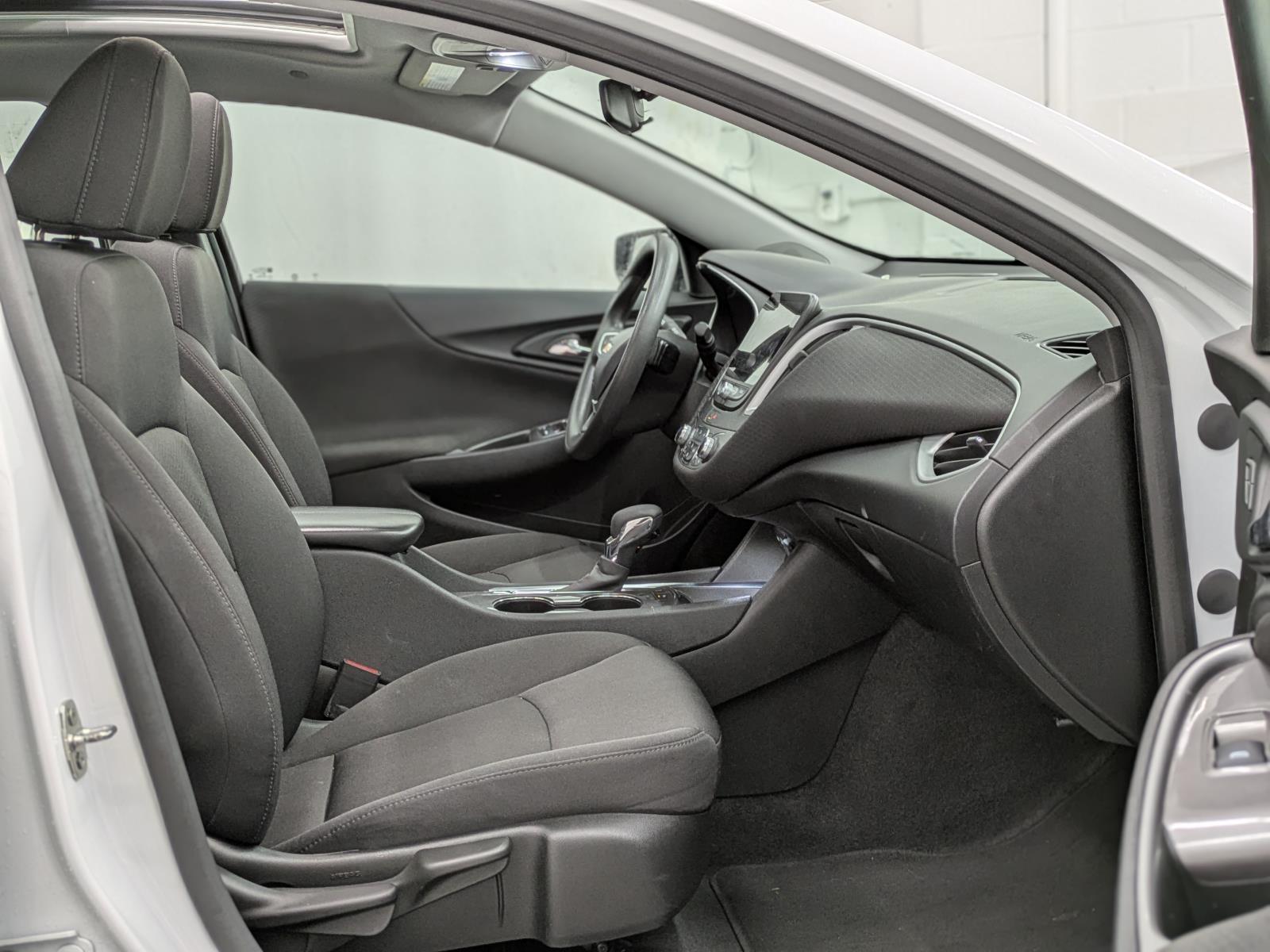 2024 Chevrolet Malibu 1LT photo 18