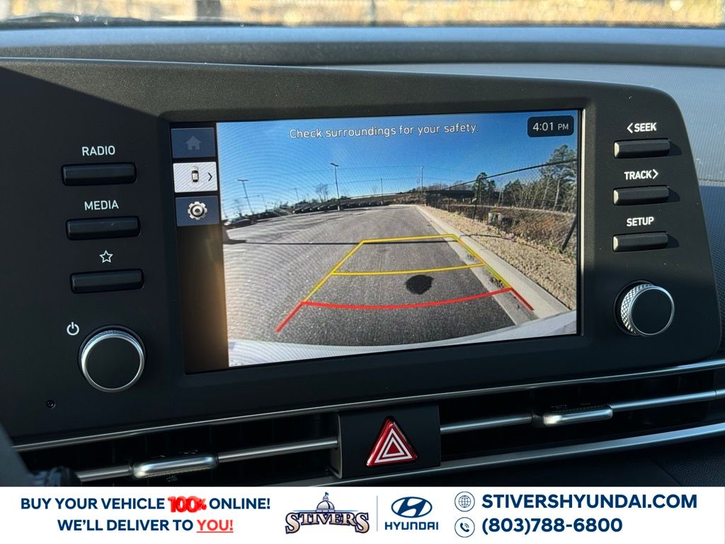 2025 Hyundai Elantra SE photo 3