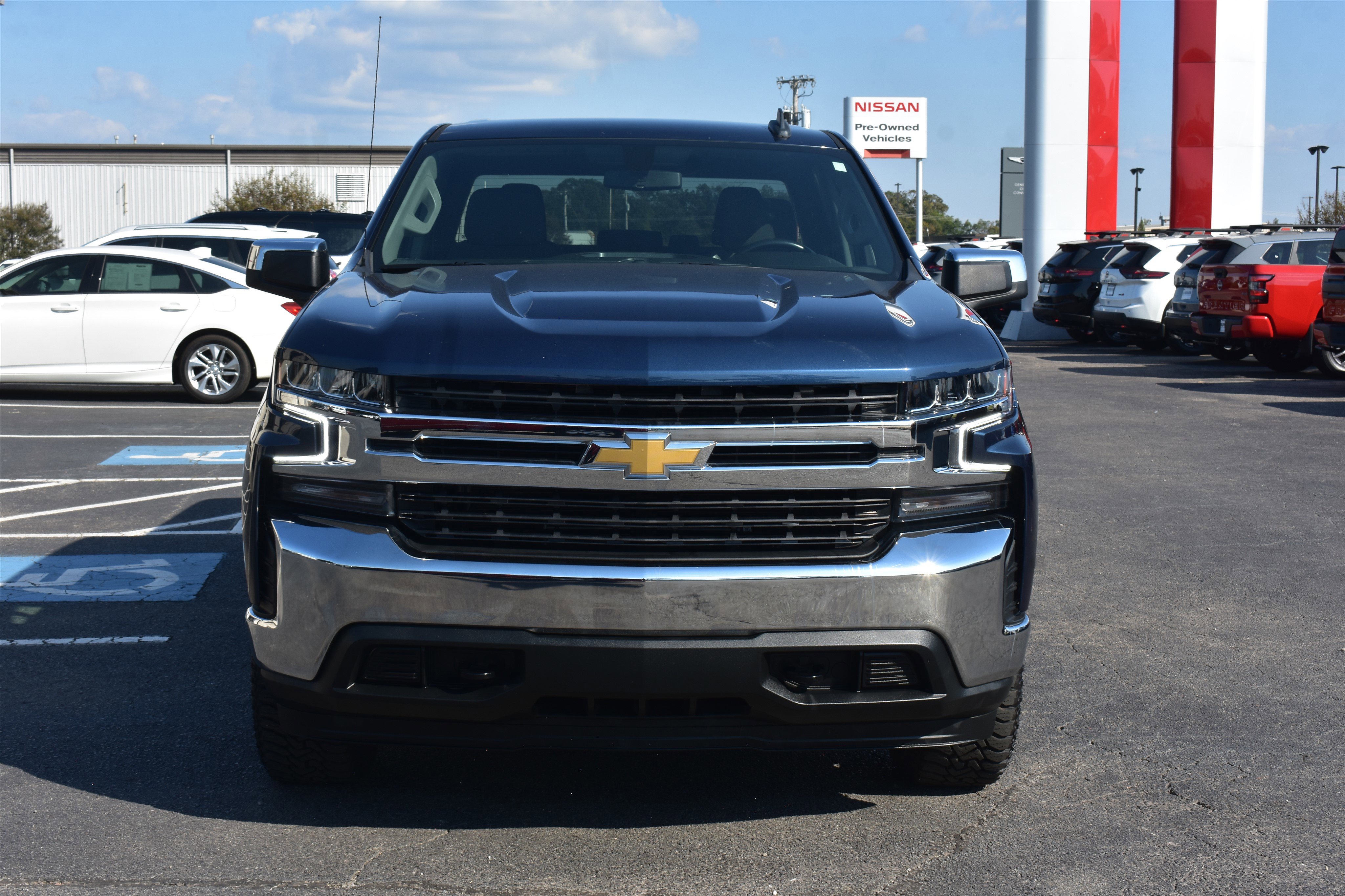 Used 2022 Chevrolet Silverado 1500 Limited LT with VIN 1GCPYJEK8NZ119506 for sale in Little Rock