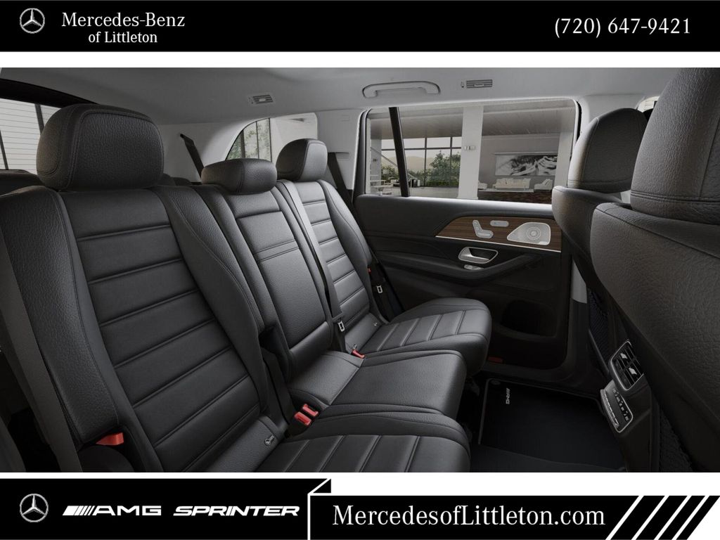 2026 Mercedes Benz GLS 450 4MATIC photo 3
