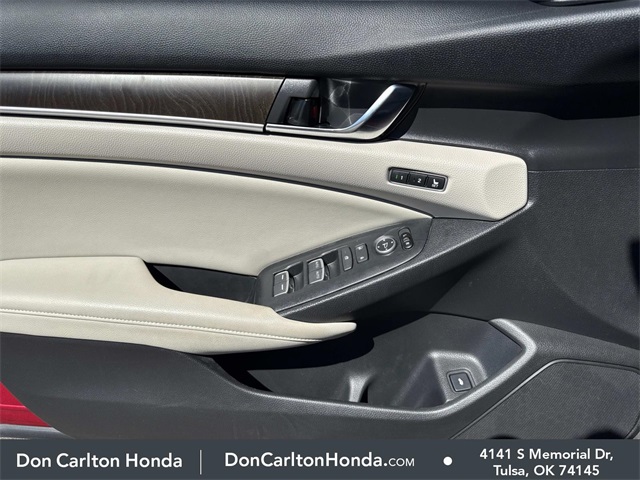 2018 Honda Accord Touring photo 7