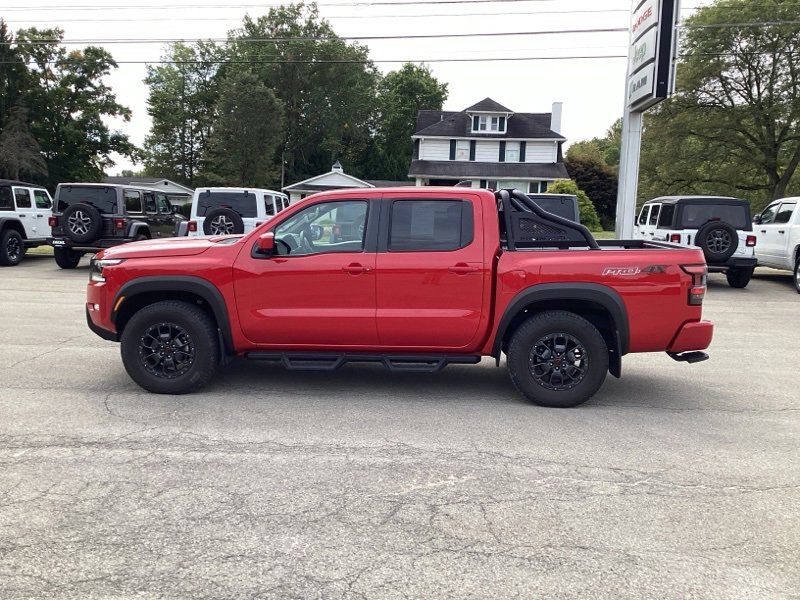 2024 Nissan Frontier PRO-4X Crew Cab photo 2