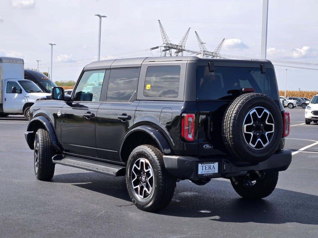 2025 Ford Bronco Outer Banks photo 13