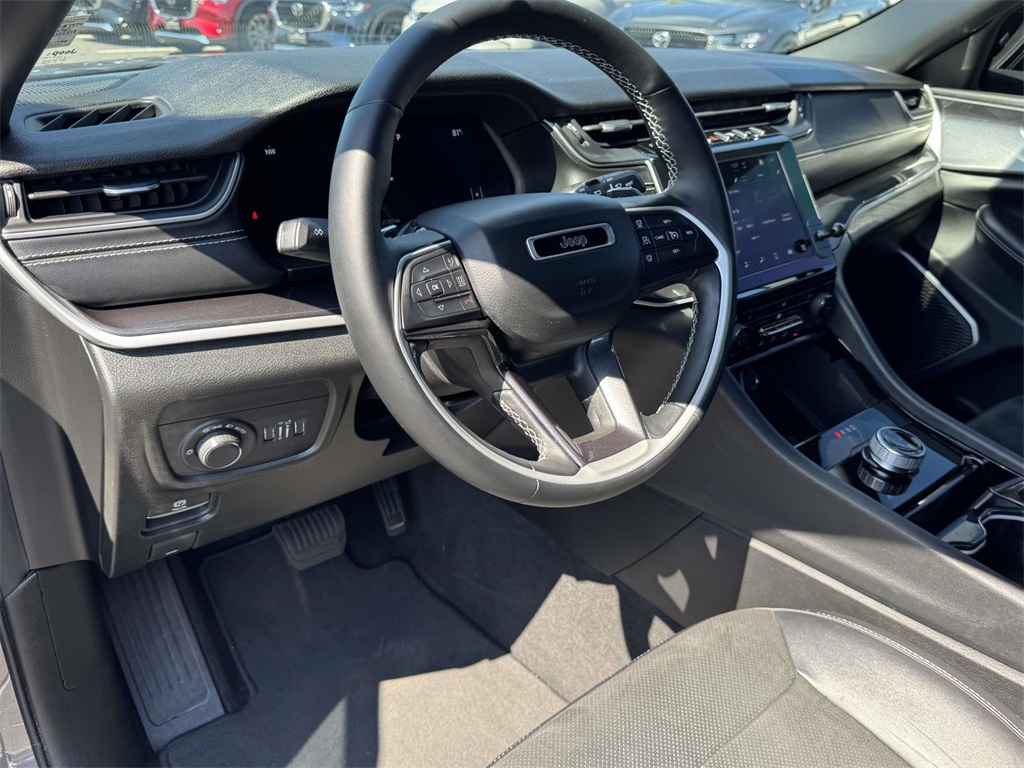 2021 Jeep Grand Cherokee Altitude photo 2