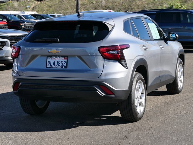 2024 Chevrolet Trax LS photo 3