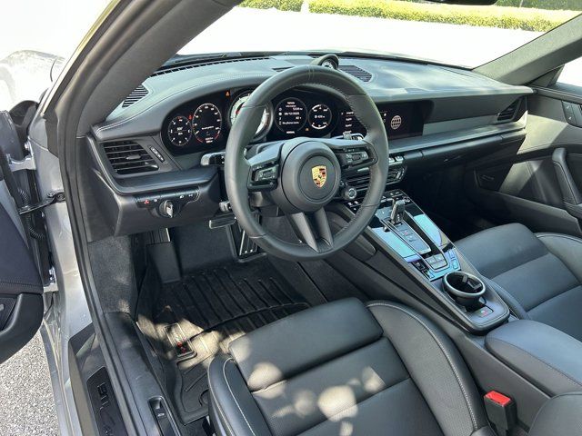 2024 Porsche 911 4 GTS photo 4