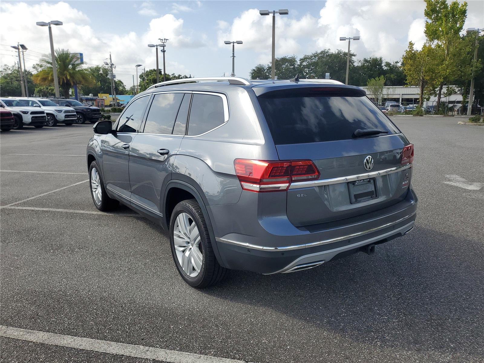 2018 Volkswagen Atlas V6 SEL Premium photo 2