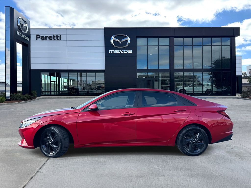 2021 Hyundai Elantra SEL's photo