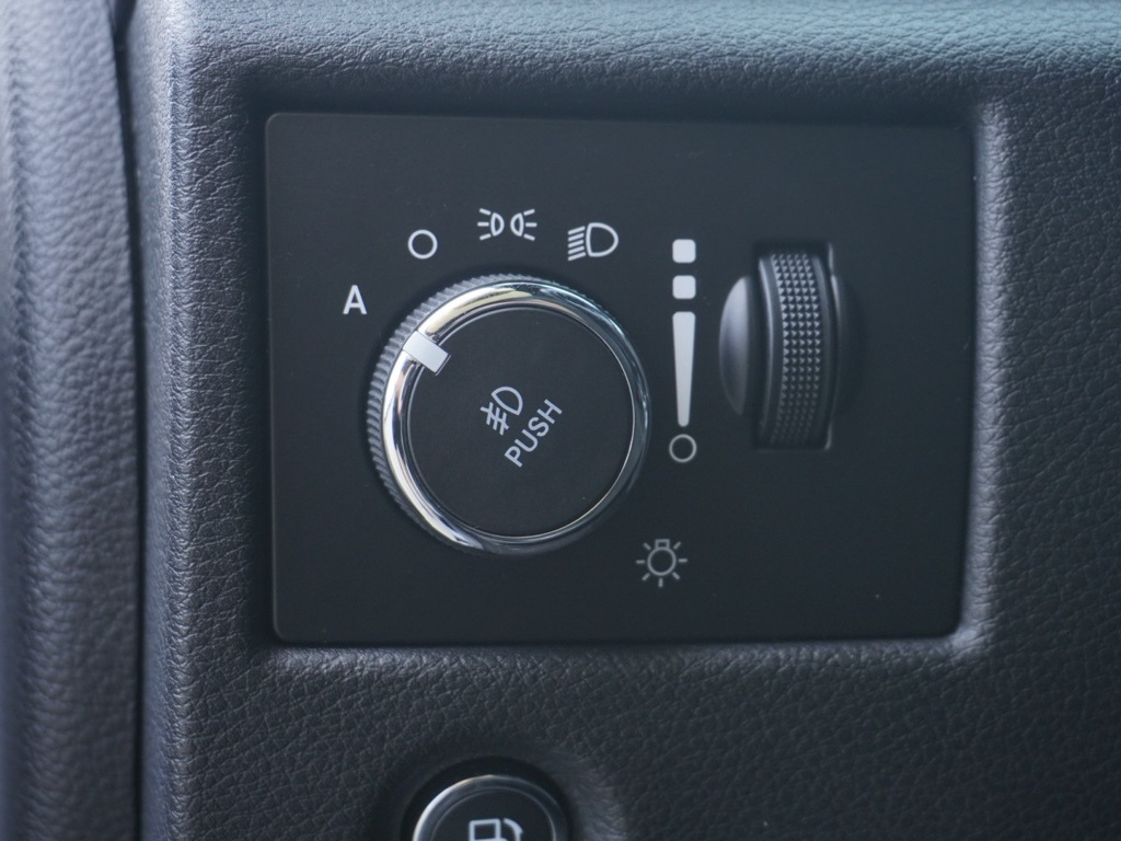 2018 Jeep Grand Cherokee Altitude photo 12