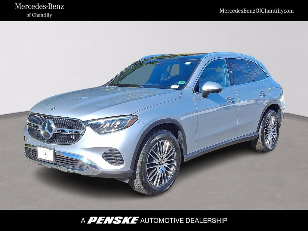 2025 Mercedes-Benz GLC Base's photo