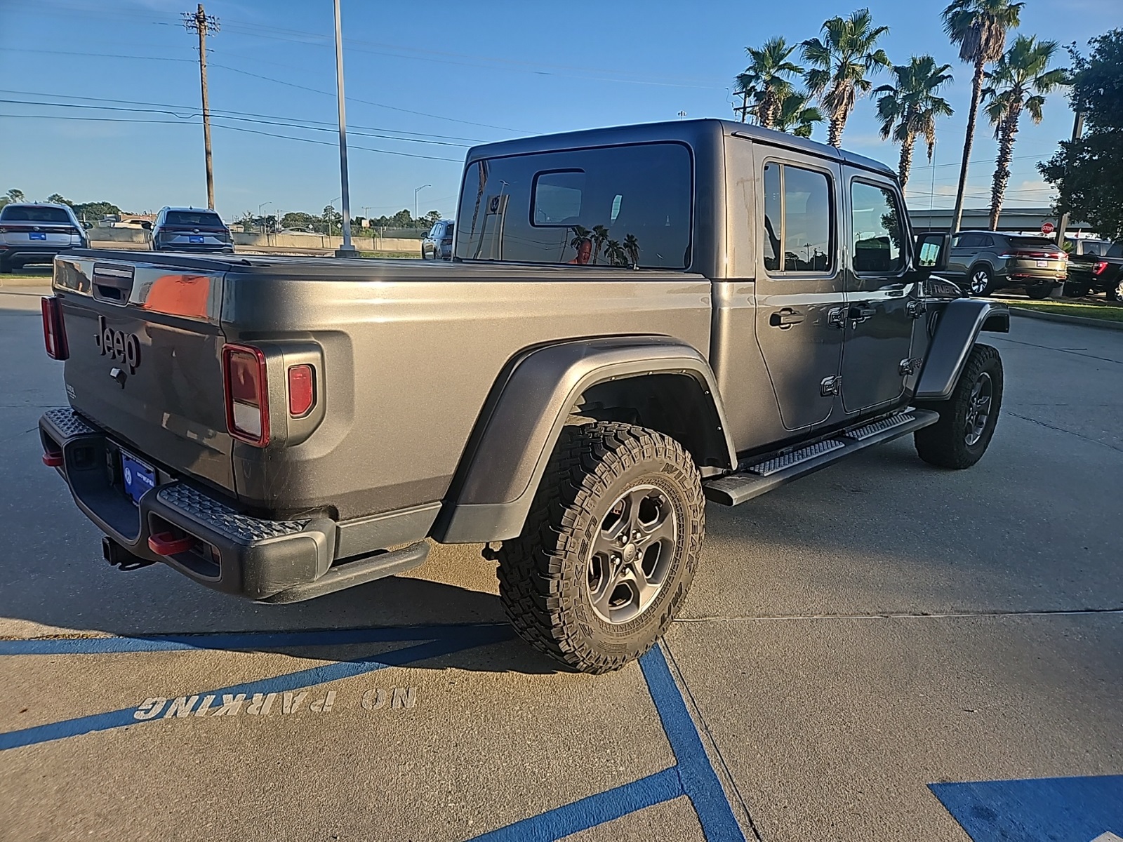 2021 Jeep Gladiator Rubicon photo 2