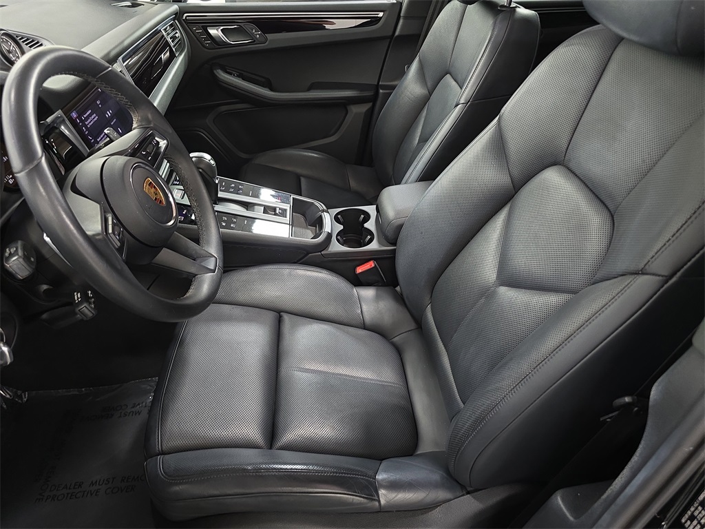 2023 Porsche Macan T photo 5