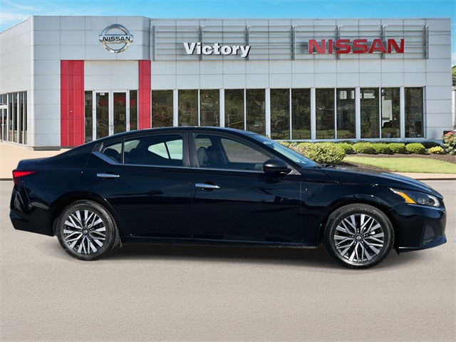 2024 Nissan Altima 2.5 SV photo 2