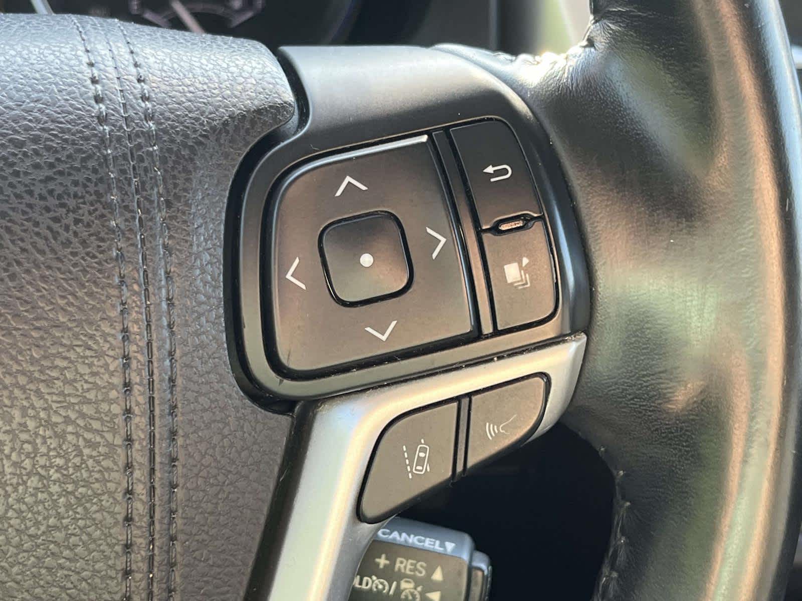 2018 Toyota Highlander SE photo 35
