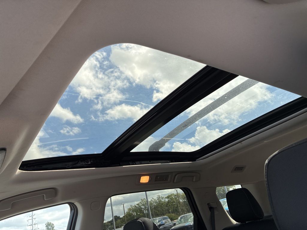 2022 Nissan Pathfinder SV photo 18