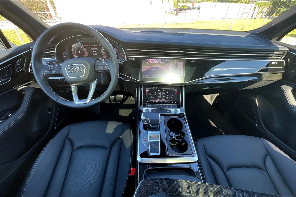 2025 Audi Q7 55 Premium Plus photo 4