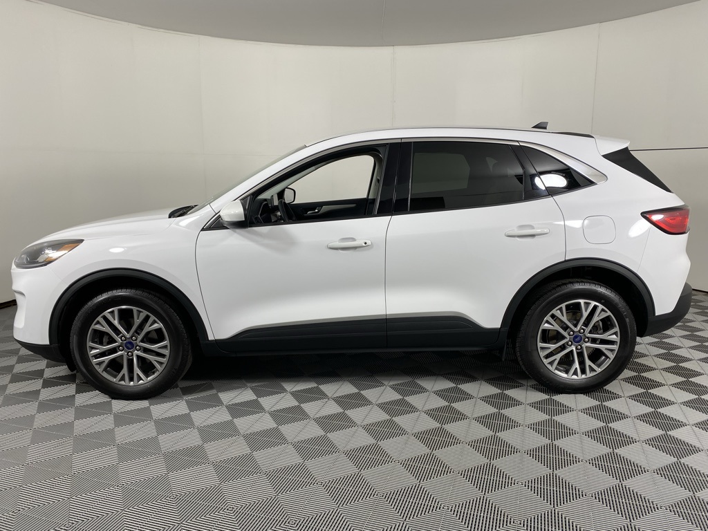 2022 Ford Escape SEL photo 9