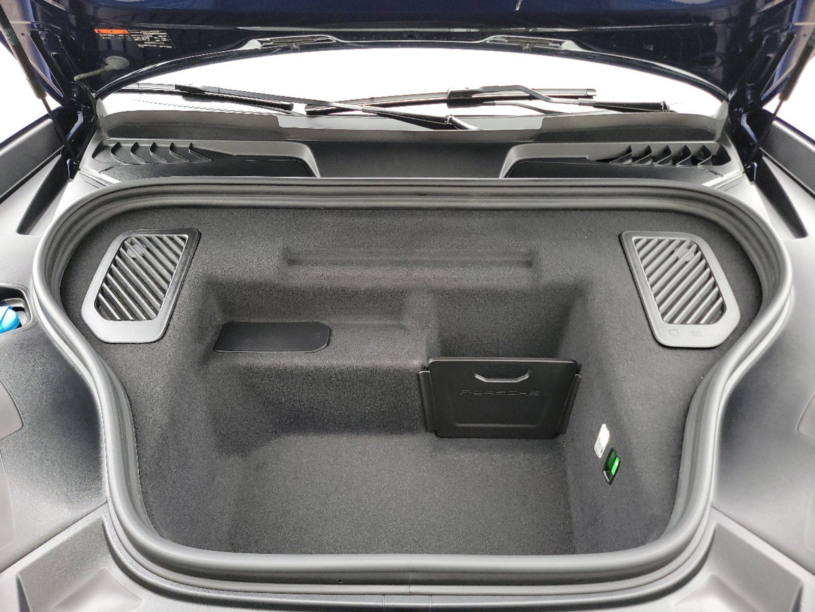 2024 Porsche Macan Electric 4 photo 23