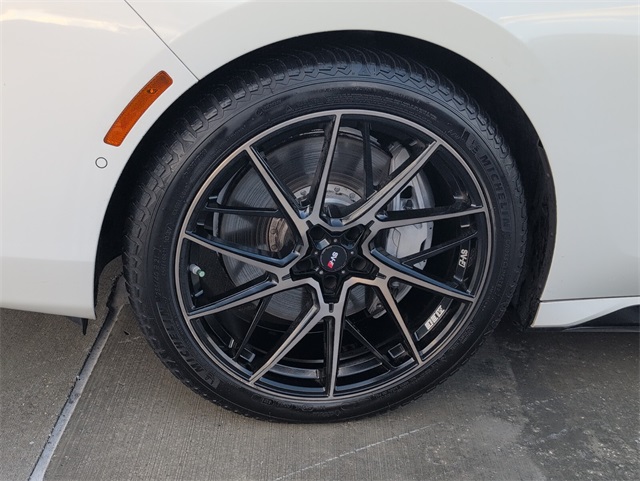 Used 2023 Alpine White BMW 760i xDrive image 5